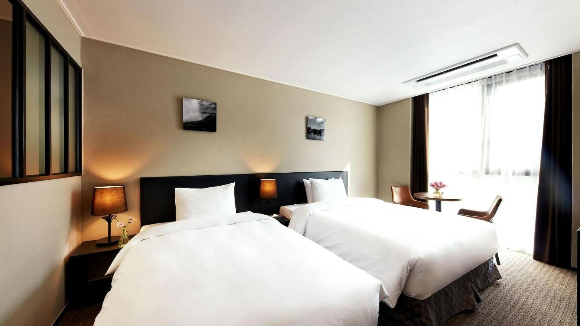 Golden Harbor Hotel بيونجتايك المظهر الخارجي الصورة