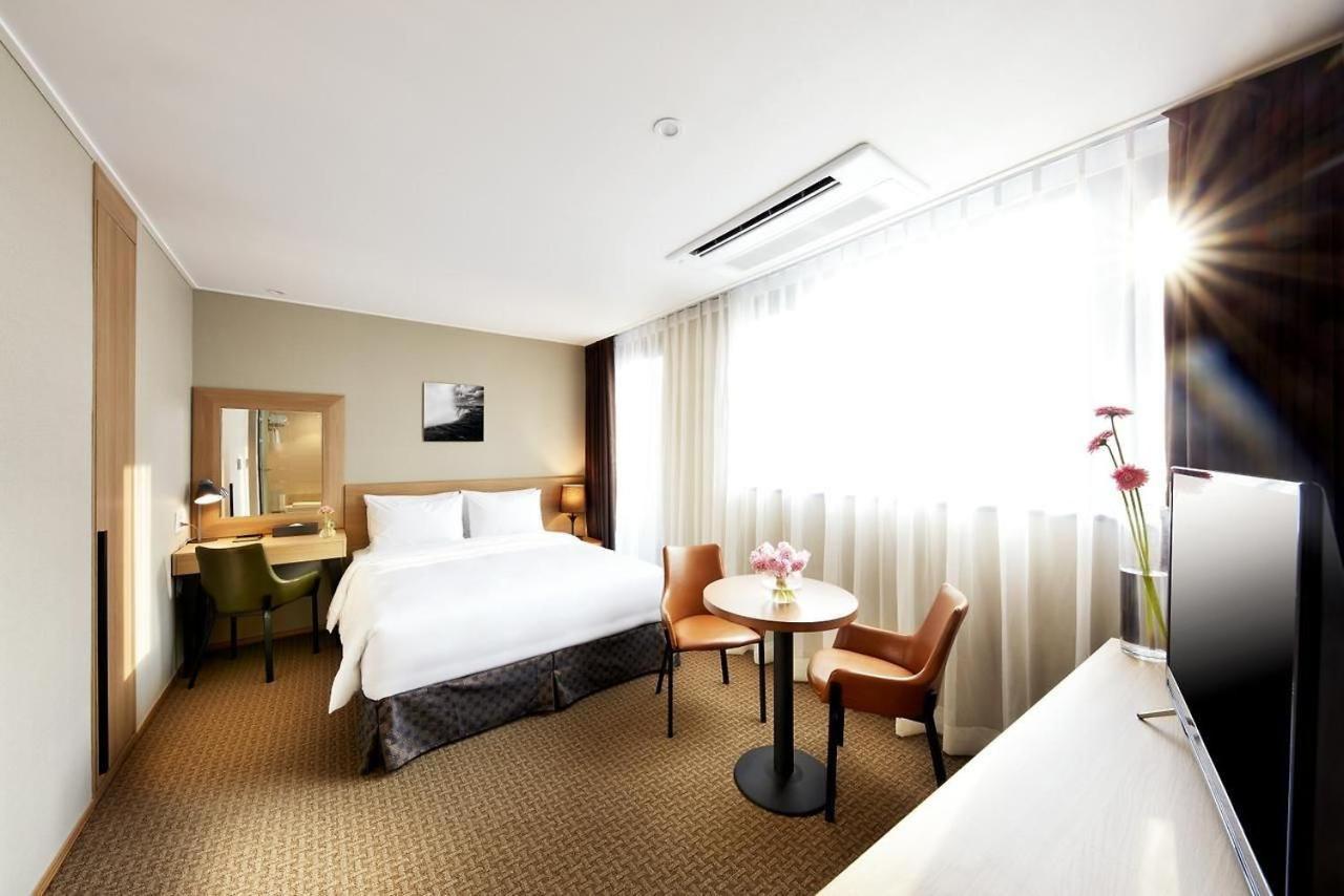 Golden Harbor Hotel بيونجتايك المظهر الخارجي الصورة
